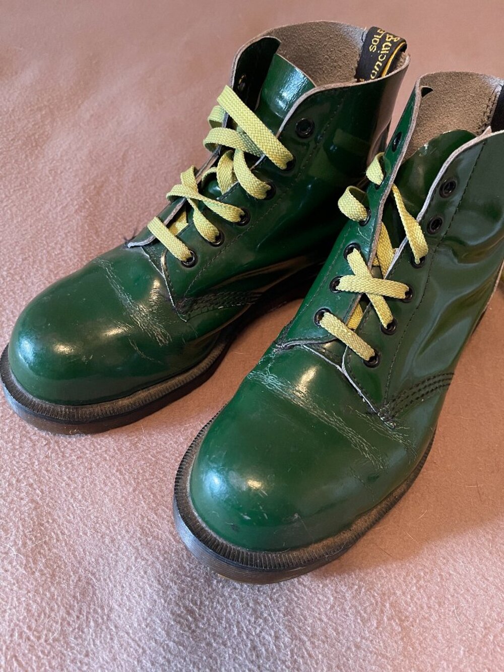 *VERY HARD TO FIND* VINTAGE 90s Dr Martens Green Patent Boots 6 holes Size 7 Men